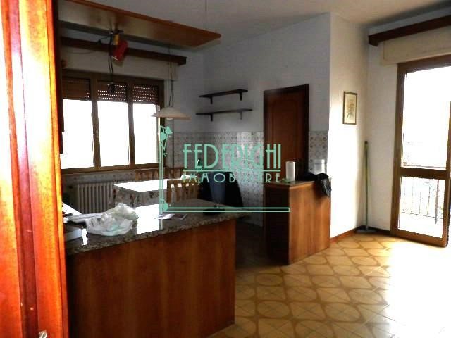 Villa in Vendita a Capannori, zona Zone, 420'000€, 300 m²