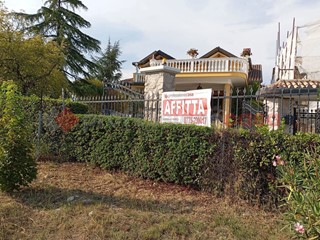 Negozio in Affitto a Veroli, 1'500€, 200 m²