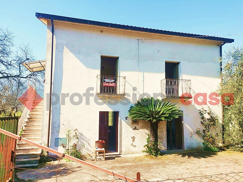 Casa Indipendente in Vendita a Rocca d'Evandro, 60'000€, 155 m²