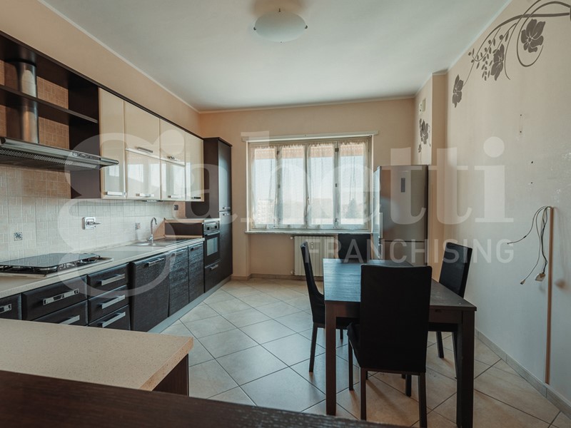 Trilocale in Vendita a Pinerolo, 137'000€, 81 m²