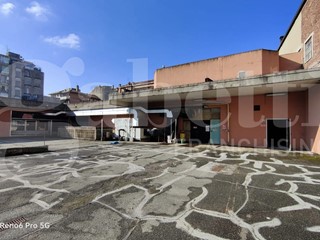 Immobile commerciale in Vendita a Biella, 1'830'000€, 3400 m²