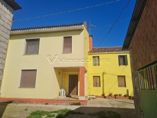 Casa Semi Indipendente in Vendita a Noventa Vicentina, 70'000€, 259 m²