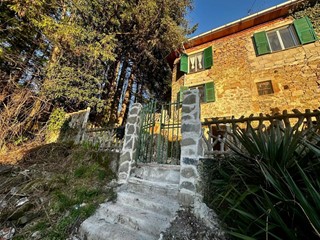 Casa Semi Indipendente in Vendita a Calice al Cornoviglio, zona Usurana, 68'000€, 150 m²