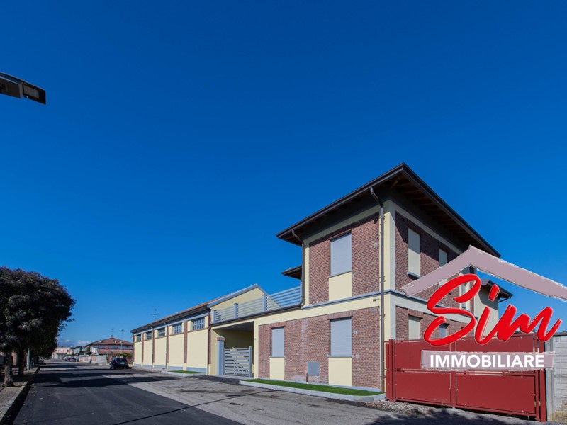 Casa Indipendente in Vendita a Casaleggio Novara, 460'000€, 380 m², con Box