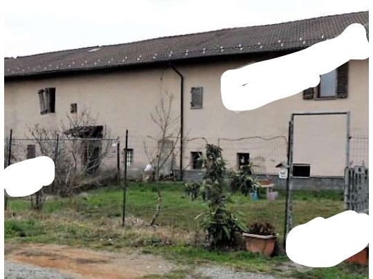 Casa Semi Indipendente in Vendita a Alessandria, 15'000€, 775 m²