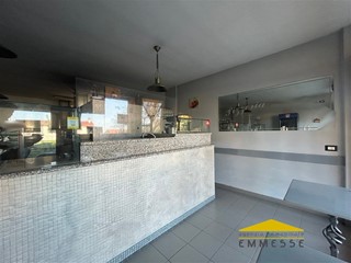 Negozio in Vendita a Montignoso, 125'000€, 50 m²