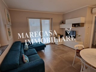 Casa Semi Indipendente in Vendita a Carrara, zona Marina di Carrara, 350'000€, 70 m², arredato