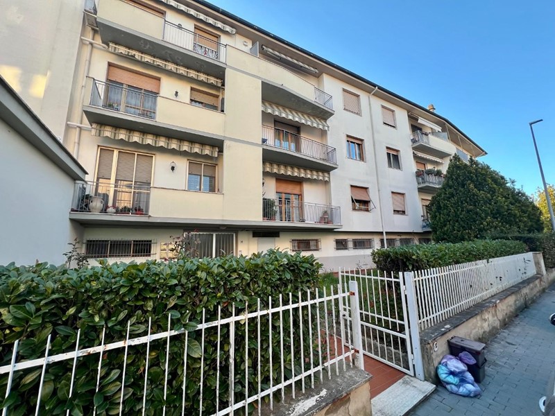 Appartamento in Vendita a Pontedera, 170'000€, 115 m², con Box