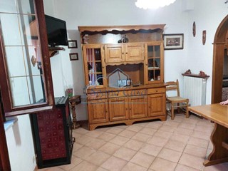 Casa Indipendente in Vendita a Castelnuovo Magra, 299'000€, 120 m²