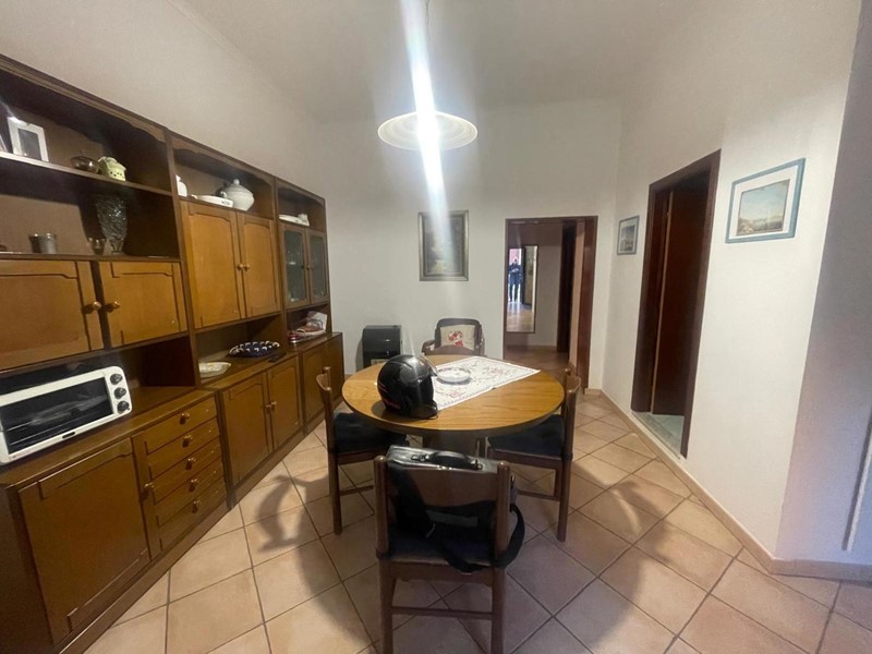 Trilocale in Vendita a Napoli, 105'000€, 60 m²