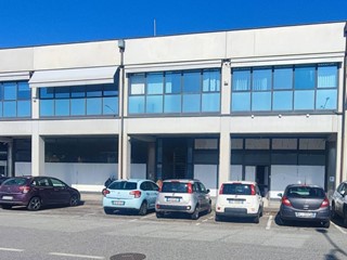 Capannone in Vendita a Buttigliera Alta, 300'000€, 600 m²