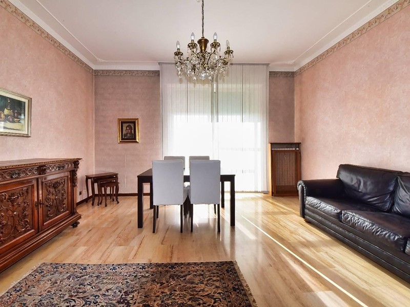 Trilocale in Vendita a Rho, 228'000€, 107 m²