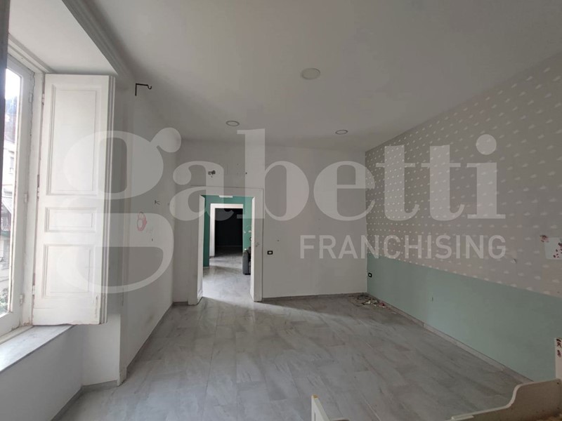 Quadrilocale in Affitto a Napoli, 1'350€, 130 m²