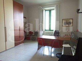 Appartamento in Affitto a Messina, 1'200€, 180 m²