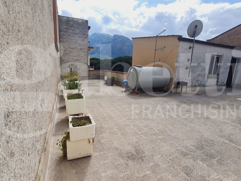 Appartamento in Vendita a Palermo, 189'000€, 150 m²