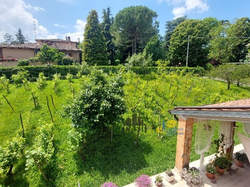 Appartamento in Vendita a Parma, 250'000€, 256 m², con Box