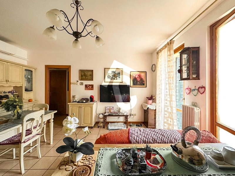 Trilocale in Vendita a Jesi, zona ZONA 2B, 110'000€, 65 m²