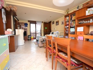 Appartamento in Vendita a Recoaro Terme, zona Bonomini, 115'000&euro;, 156 m², con Box