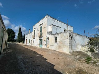 Villa in Vendita a Monopoli, zona PERIFERIA SUD, 930'000€, 700 m²