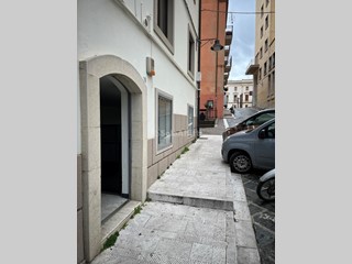Capannone in Affitto a Potenza, 700€, 75 m²