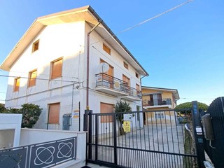Casa Indipendente in Vendita a San Vito Chietino, 105'000€, 252 m², arredato