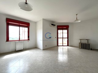 Appartamento in Vendita a Catanzaro, zona il Corvo, 100'000&euro;, 125 m²