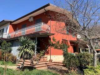 Casa Semi Indipendente in Vendita a Fumone, 149'000€, 175 m²