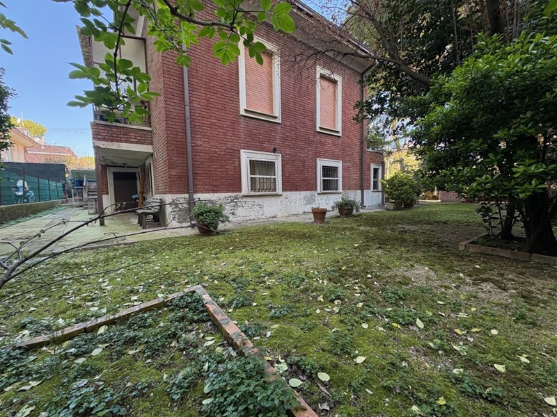 Casa Indipendente in Vendita a Riccione, 180 m²