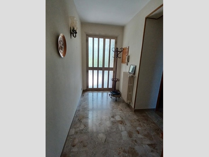 Trilocale in Vendita a Sassofeltrio, zona Fratte, 100'000&euro;, 80 m², con Box