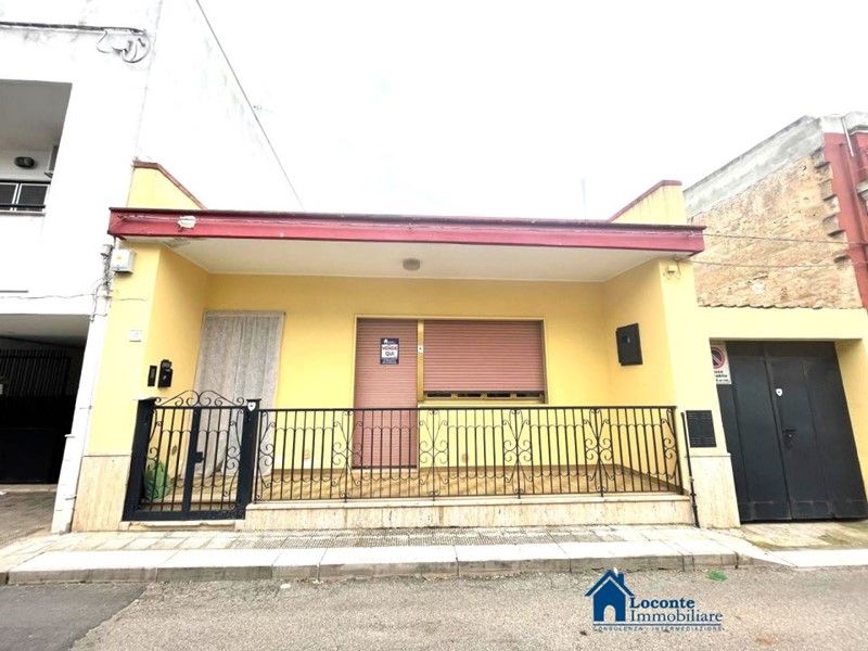 Casa Indipendente in Vendita a Cellamare, 165'000€, 140 m²