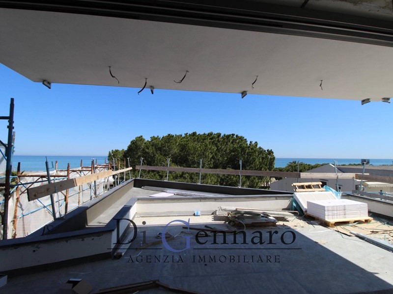 Quadrilocale in Vendita a Tortoreto, zona Zona Mare, 728'000€, 110 m²