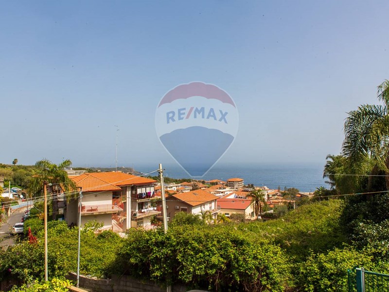 Trilocale in Vendita a Aci Castello, 139'000€, 104 m²