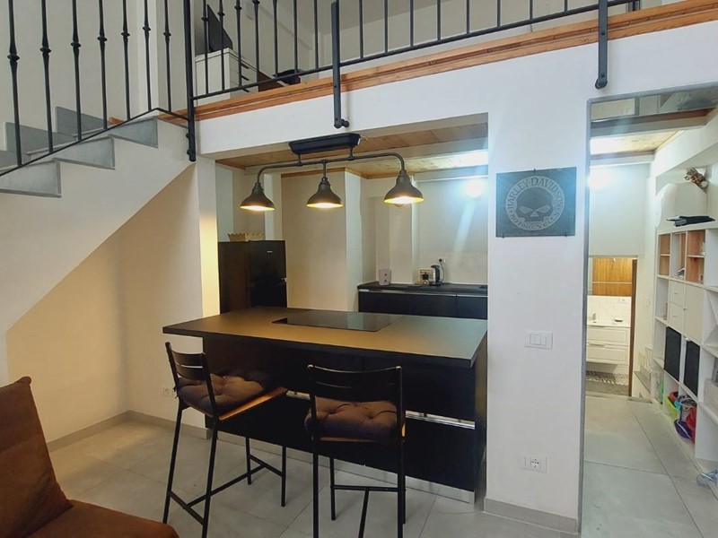 Ufficio in Vendita a Carrara, zona Marina di Carrara, 95'000€, 65 m²