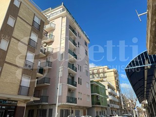 Quadrilocale in Vendita a Margherita di Savoia, 220'000€, 125 m²