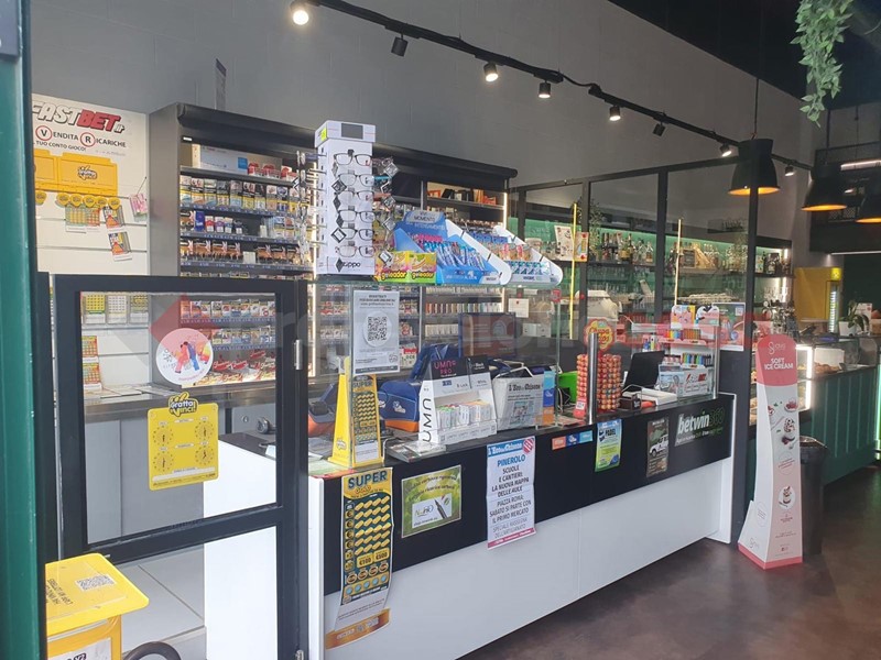 Attività commerciale in Vendita a Pinerolo, 80'000€, 40 m²