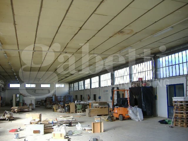 Capannone in Affitto a Roncade, 2'100€, 750 m²