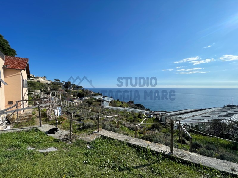 Casa Indipendente in Vendita a Sanremo, 395'000€, 140 m²