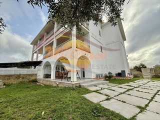 Quadrilocale in Vendita a Siracusa, zona Isola - Sacramento, 150'000&euro;, 95 m²
