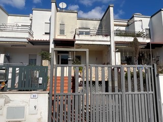Casa Semi Indipendente in Vendita a Nettuno, 165'000€, 215 m²