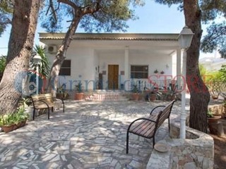Casa Indipendente in Vendita a Manduria, 195'000€, 171 m²
