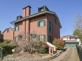 Casa Semi Indipendente in Vendita a Volvera, zona Gerbole-zucche, 279'000€, 200 m², con Box