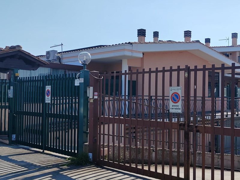 Villetta a schiera in Vendita a Ciampino, zona lucreia romana , 339'000&euro;, 70 m², arredato