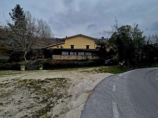 Villa in Vendita a Manoppello, 250'000€, 273 m²