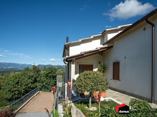 Villa in Vendita a Sarcedo, 430'000&euro;, 250 m²