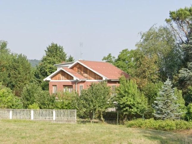 Villa in Vendita a Sciolze, 139'875€, 267 m², con Box