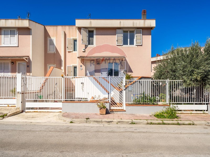 Casa Semi Indipendente in Affitto a Santa Flavia, 900€, 170 m²