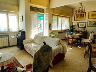 Appartamento in Vendita a Carrara, zona Marina di Carrara, 270'000€, 120 m²