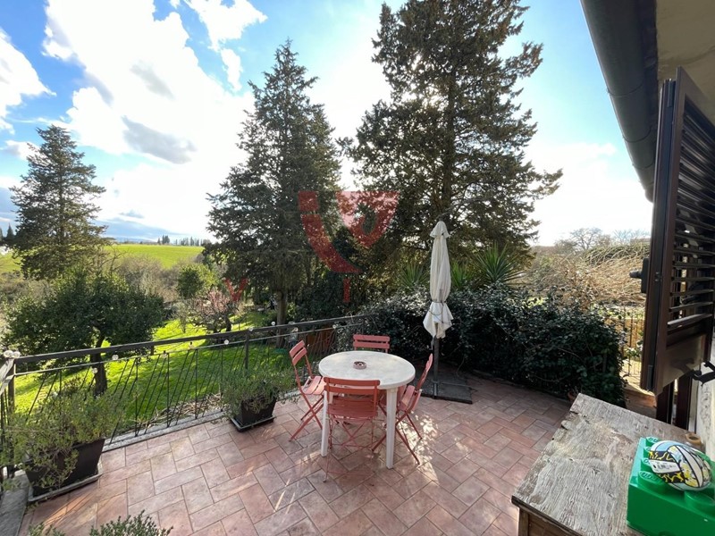 Quadrilocale in Vendita a Colle di Val D'Elsa, 275'000&euro;, 161 m², arredato