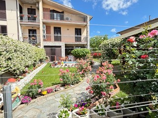 Villetta a schiera in Vendita a Cascina, zona San Lorenzo a Pagnatico, 360'000€, 150 m², con Box