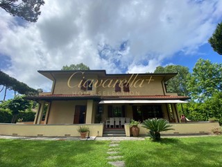 Villa in Vendita a Forte dei Marmi, 4'500'000€, 360 m², arredato